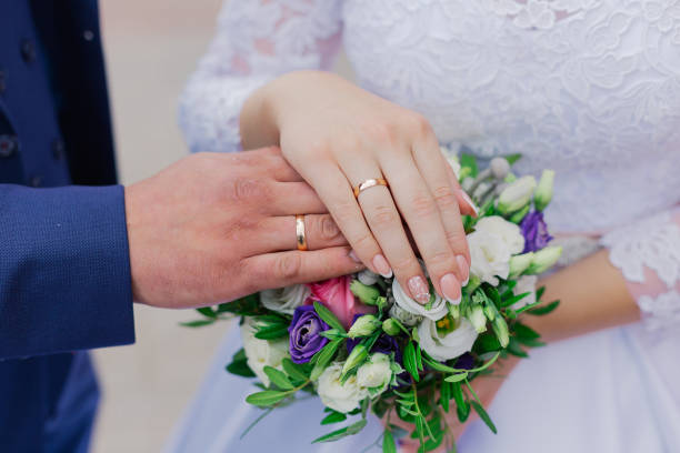 Wedding Press-On Nails:  Your Dream Bridal Manicure